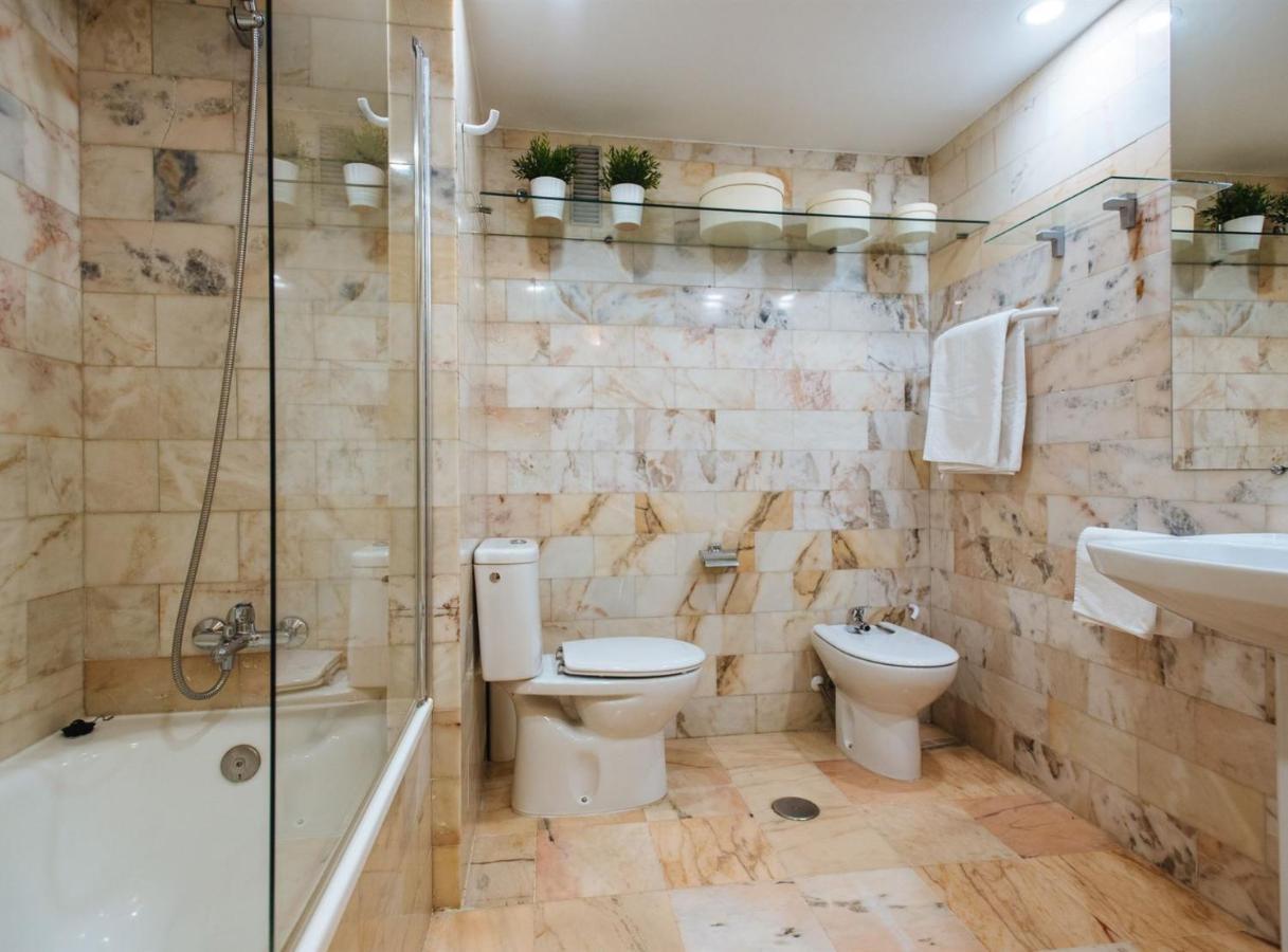 Pajaritos Suite Apartment - Private Parking Included Seville Exterior photo